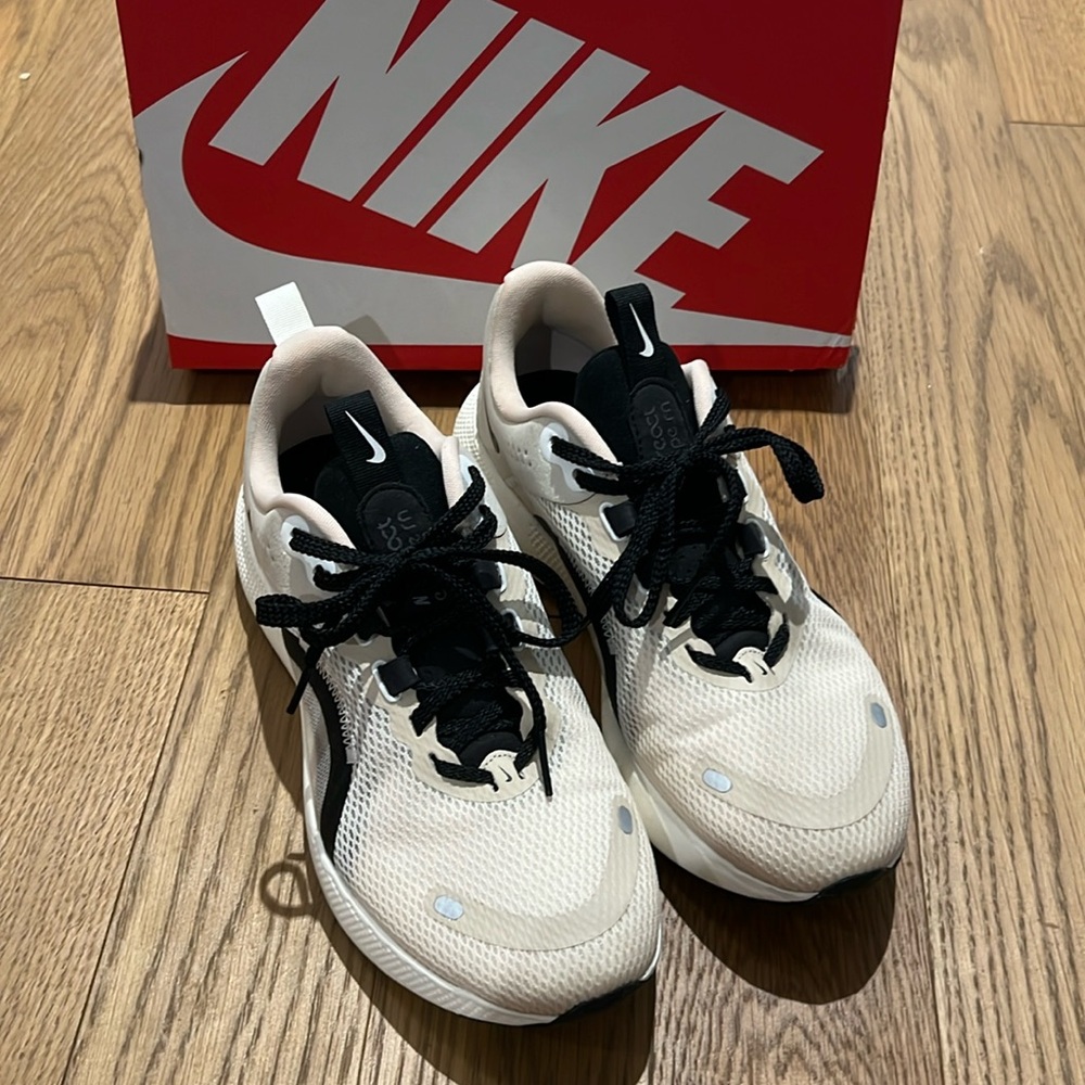Nike react escape rn women’s size 7